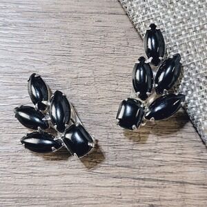 Vintage Weiss clip-on earrings black marquise-cut glass ear-climbers‎
